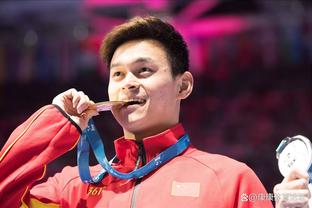 ?男子龙舟1000米决赛：中国队获得银牌